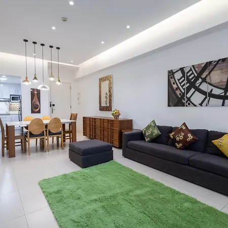 New 2Br Of 86Sqm With Parking & Netflix In Bgc Apartment