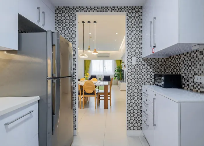 New 2br Of 86sqm With Parking & Netflix In Bgc *