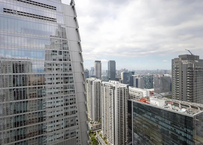 New 2br Of 86sqm With Parking & Netflix In Bgc Apartment Manila
